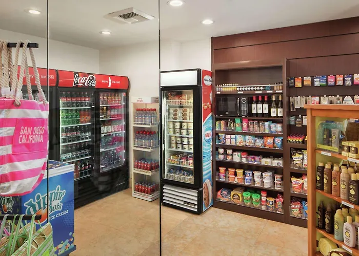 Pet Friendly hotel: Doubletree By Hilton San Diego Hotel Circle